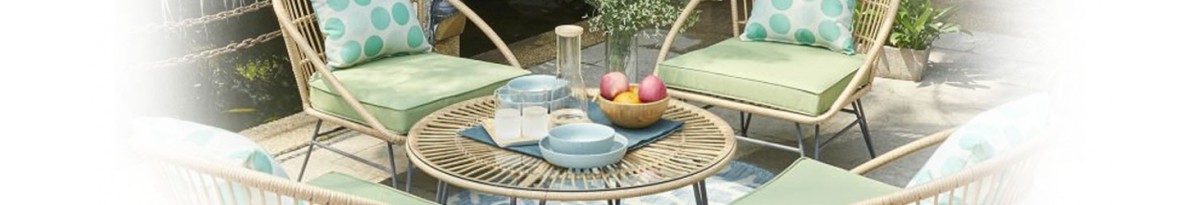 Outdoor Tables & Chairs